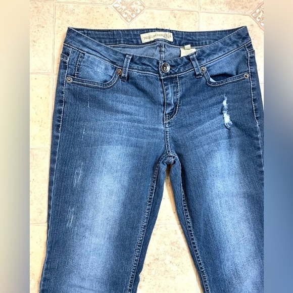 Juniors Paris Blues Bootcut Jeans Distressed Denim Sz 9 - Picture 2 of 10